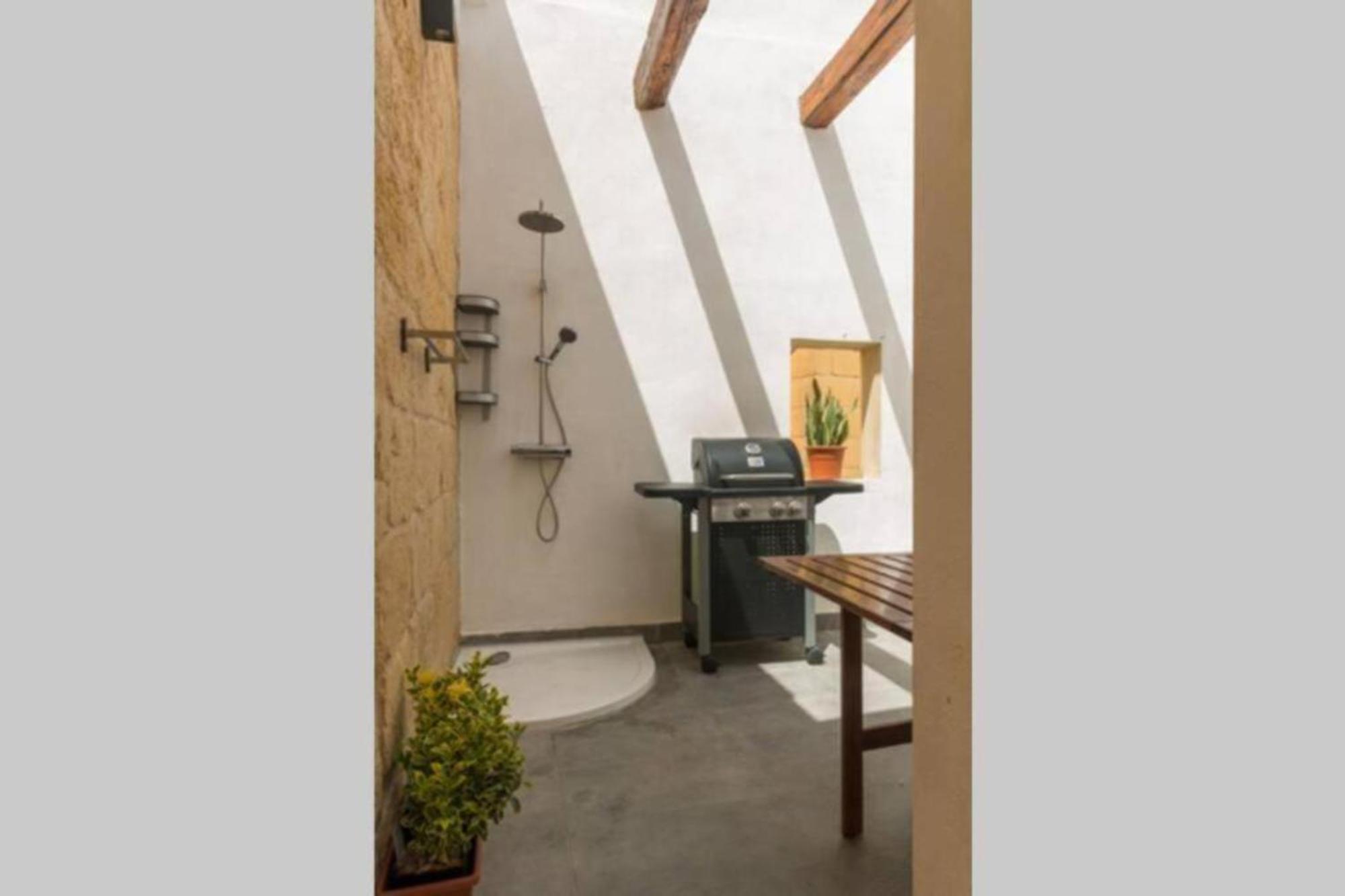 Authentic Gf Apartment With Terrace At The 3 Cities Marina Cospicua Dış mekan fotoğraf