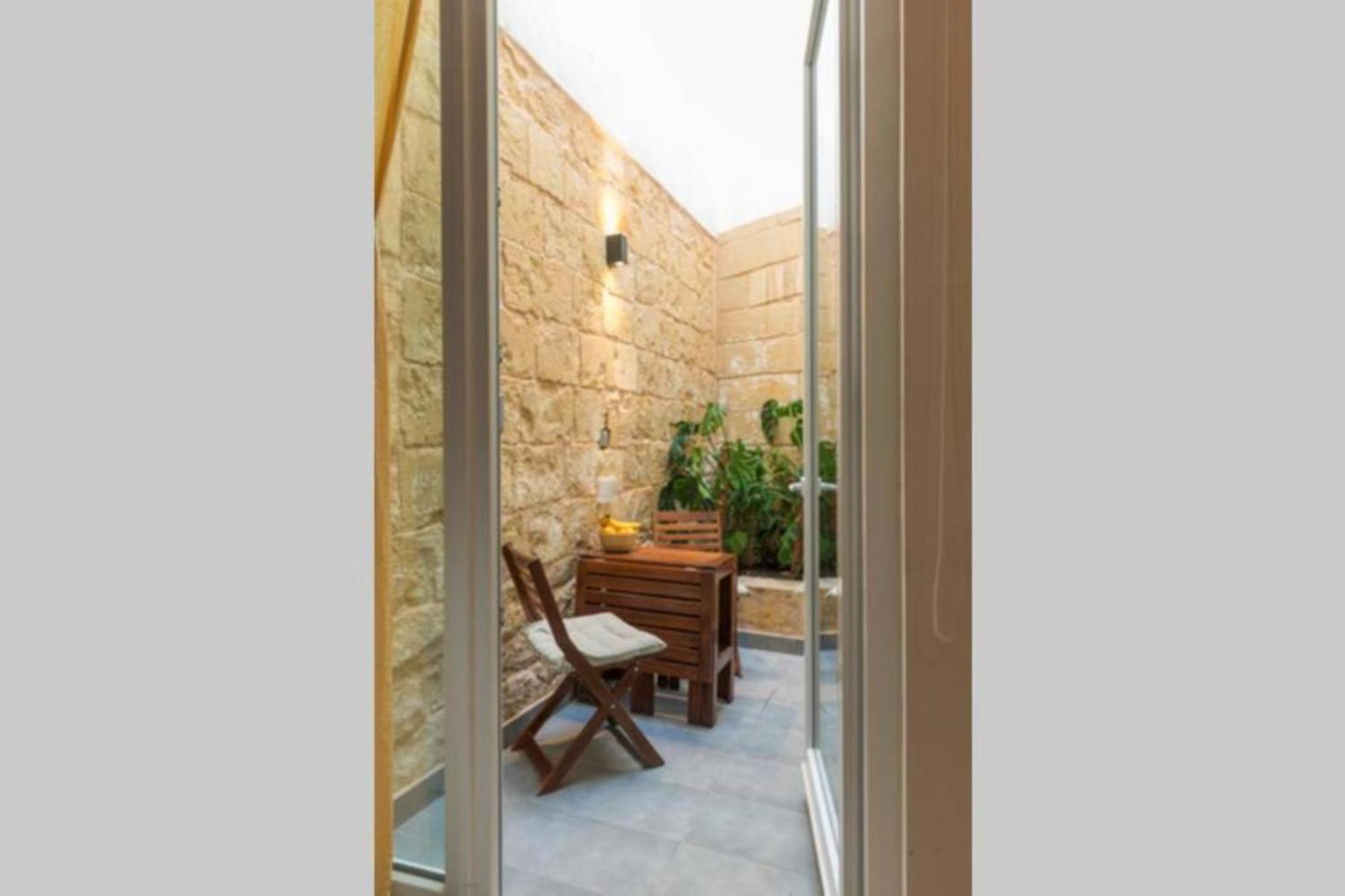 Authentic Gf Apartment With Terrace At The 3 Cities Marina Cospicua Dış mekan fotoğraf